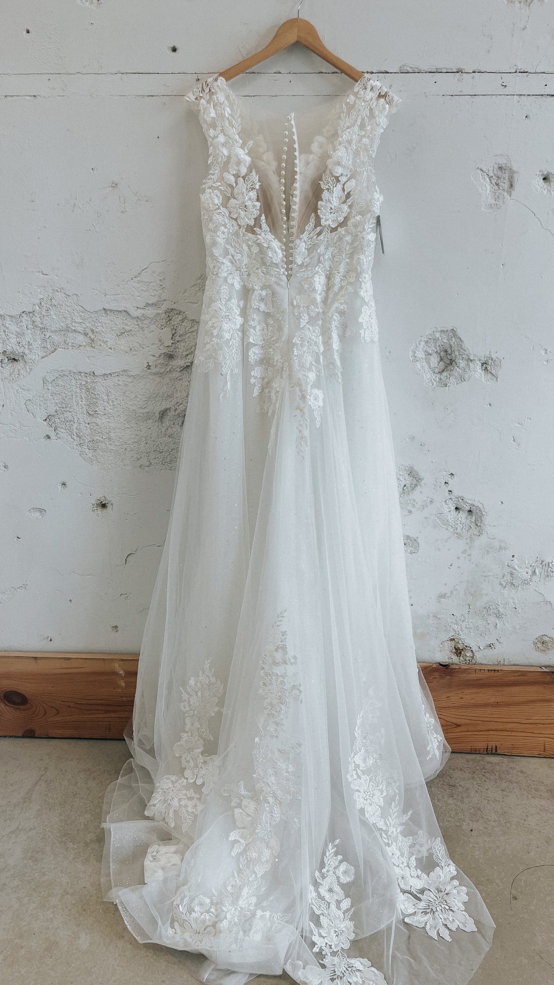 Tag Size 16 | Dearly Loved Bridal