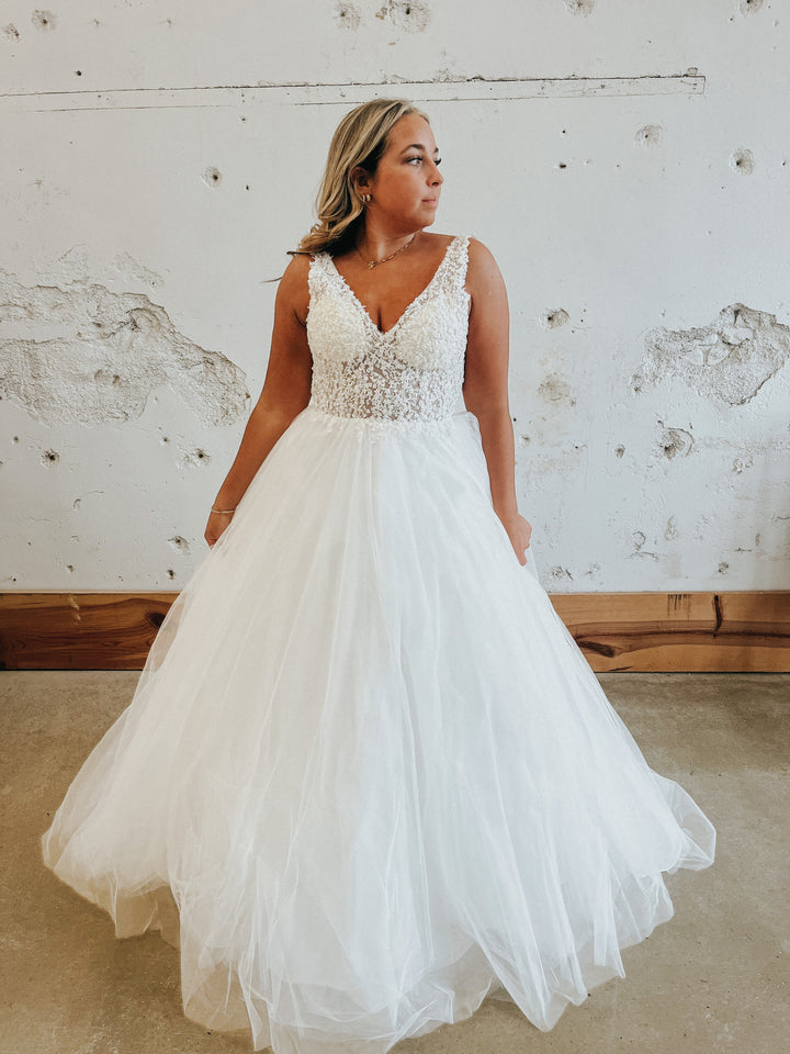 Tag Size 10 | Dearly Loved Bridal