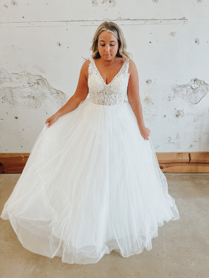 Tag Size 10 | Dearly Loved Bridal